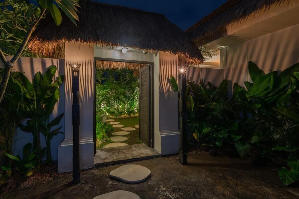 The Jungle - Luxurious & Tropical Concept - 3Br - Central Canggu Luaran gambar