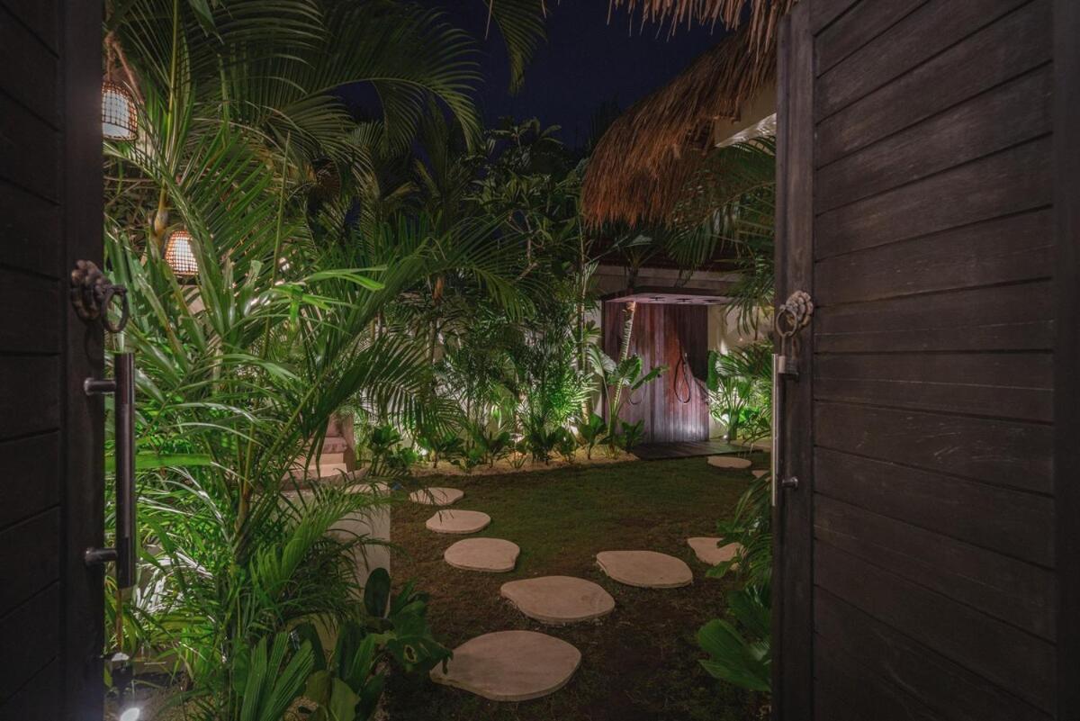 The Jungle - Luxurious & Tropical Concept - 3Br - Central Canggu Luaran gambar